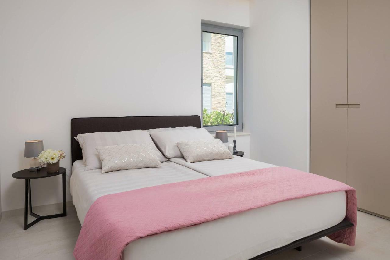 Luxury Design Beach Front Apartment Sukošan エクステリア 写真