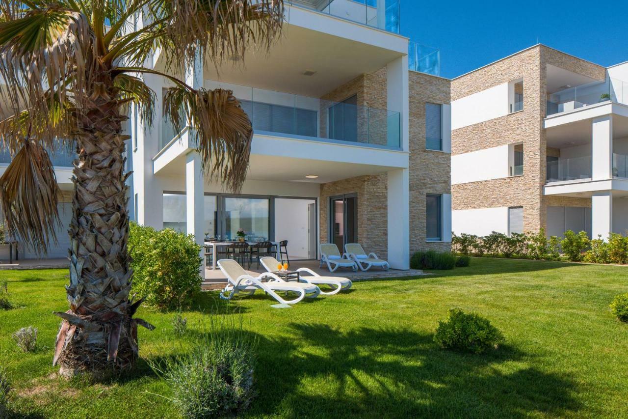 Luxury Design Beach Front Apartment Sukošan エクステリア 写真